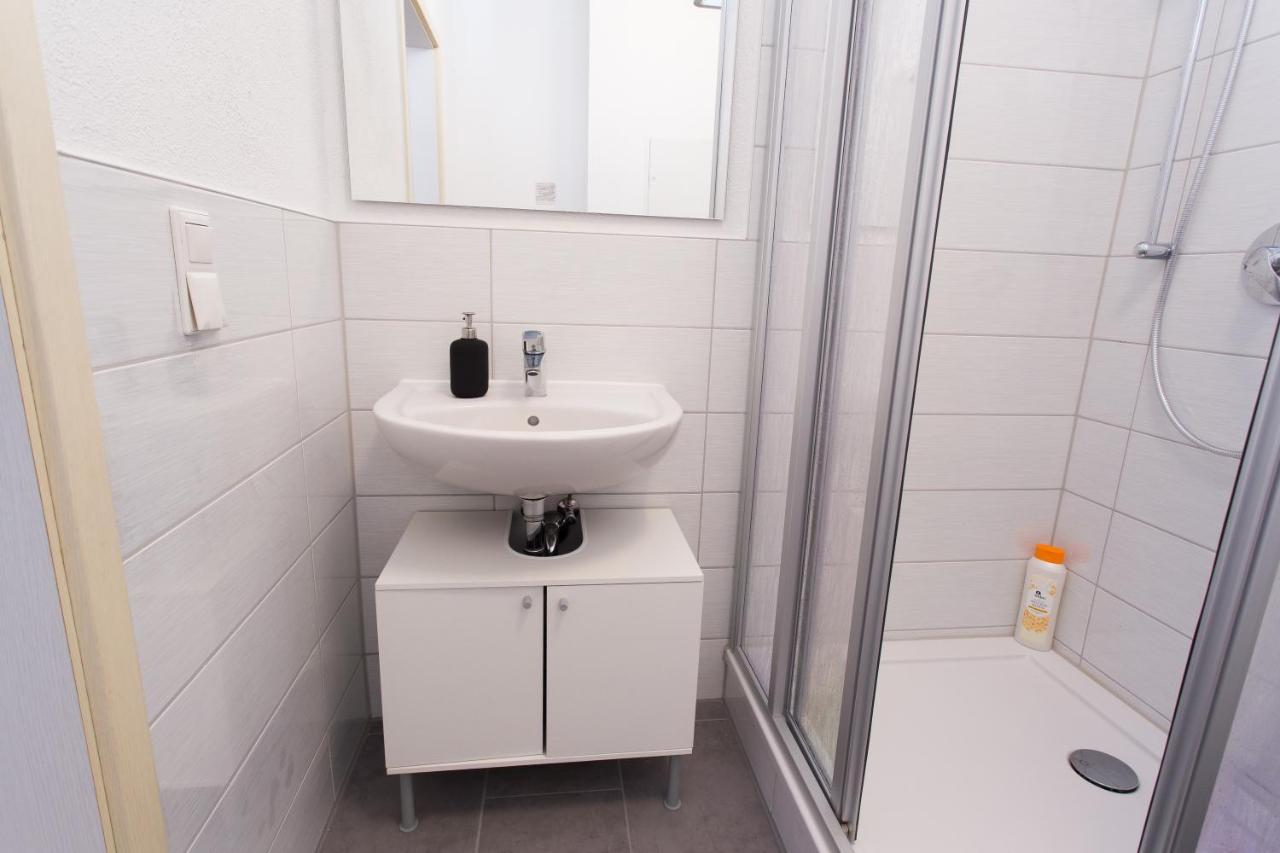 Fullhouse - Halle - T28 - Hawk Apartment Buitenkant foto